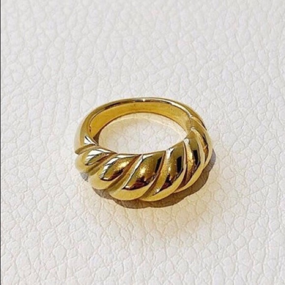 ✨Insta 18K Gold plated  croissant dome ring - Picture 4 of 6